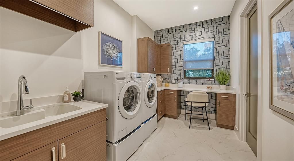 Под контрактом: $3,250,000 (3 спален, 4 ванн, 3474 Квадратных фут)