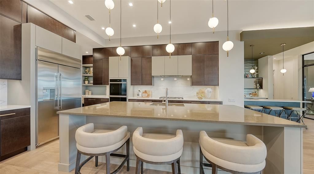 Под контрактом: $3,250,000 (3 спален, 4 ванн, 3474 Квадратных фут)