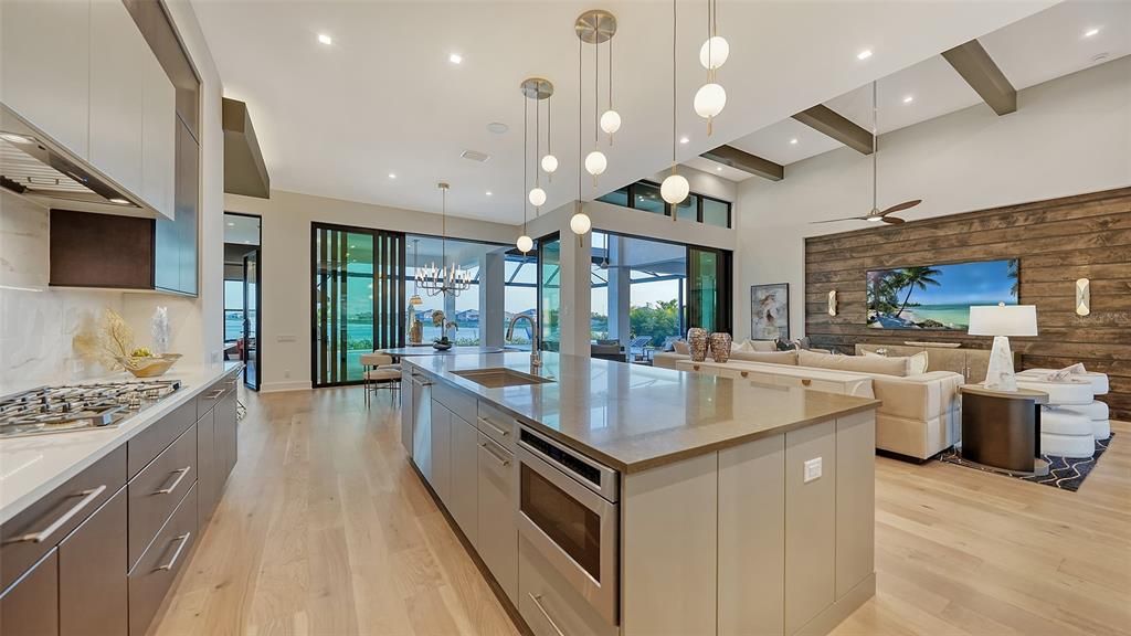 Под контрактом: $3,250,000 (3 спален, 4 ванн, 3474 Квадратных фут)