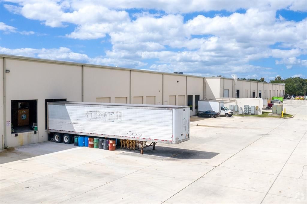 待售: $900,000 (0 贝兹, 0 浴室, 3650 平方英尺)