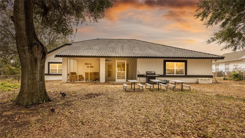 На продажу: $599,990 (3 спален, 2 ванн, 1936 Квадратных фут)