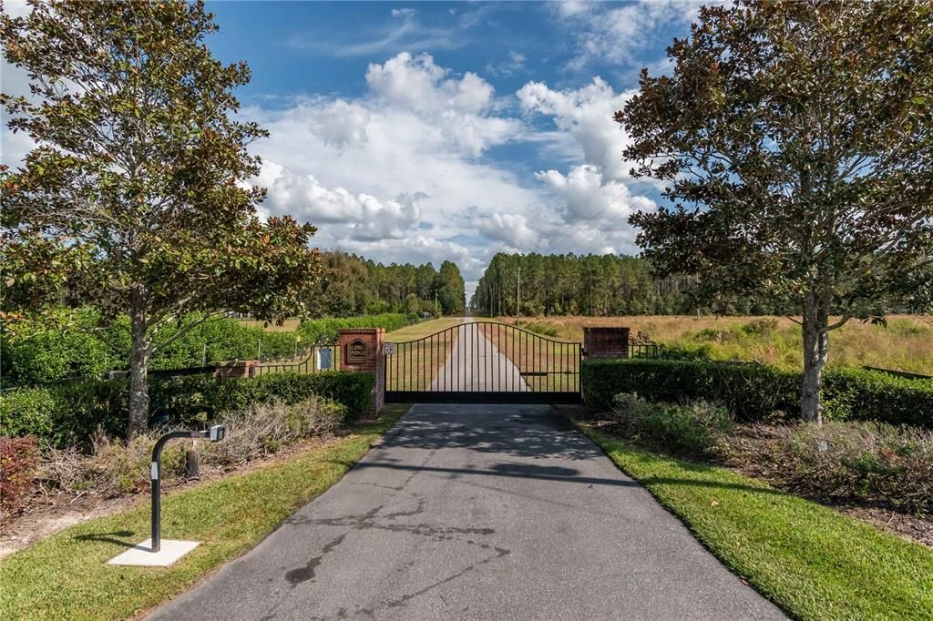 На продажу: $459,459 (10.71 acres)