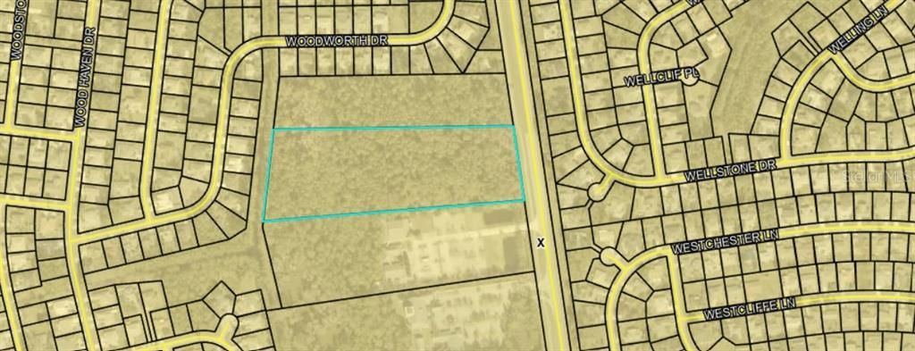 На продажу: $1,900,000 (8.81 acres)