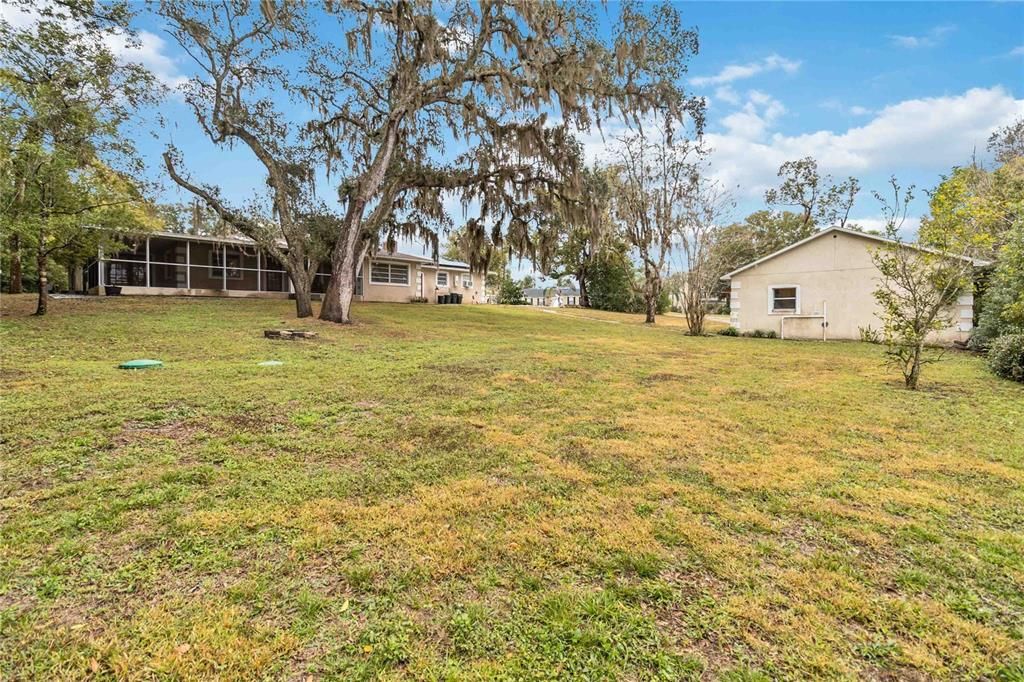 Под контрактом: $425,000 (4 спален, 3 ванн, 2801 Квадратных фут)