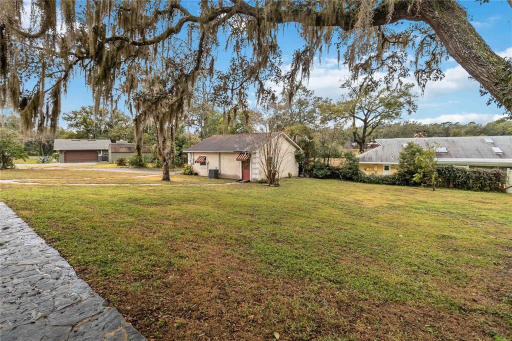 Под контрактом: $425,000 (4 спален, 3 ванн, 2801 Квадратных фут)