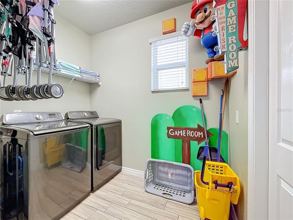 待售: $1,100,000 (9 贝兹, 7 浴室, 4594 平方英尺)