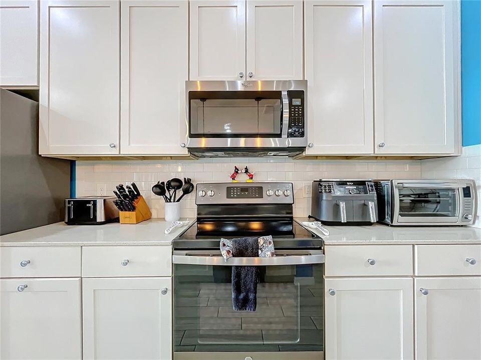 待售: $1,100,000 (9 贝兹, 7 浴室, 4594 平方英尺)