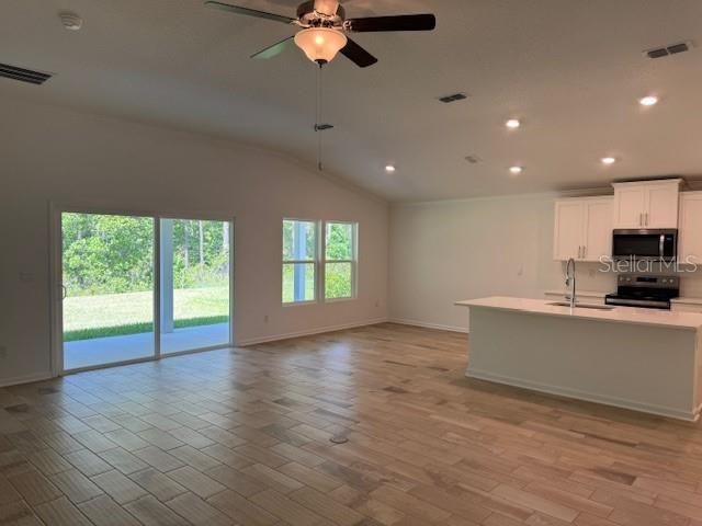 Activo con contrato: $299,990 (3 camas, 2 baños, 1604 Pies cuadrados)