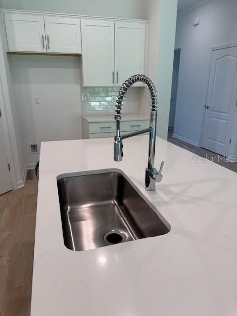 Activo con contrato: $299,990 (3 camas, 2 baños, 1604 Pies cuadrados)