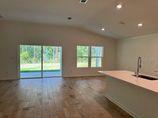 Activo con contrato: $299,990 (3 camas, 2 baños, 1604 Pies cuadrados)