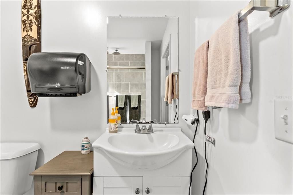 待售: $548,500 (0 贝兹, 0 浴室, 1432 平方英尺)