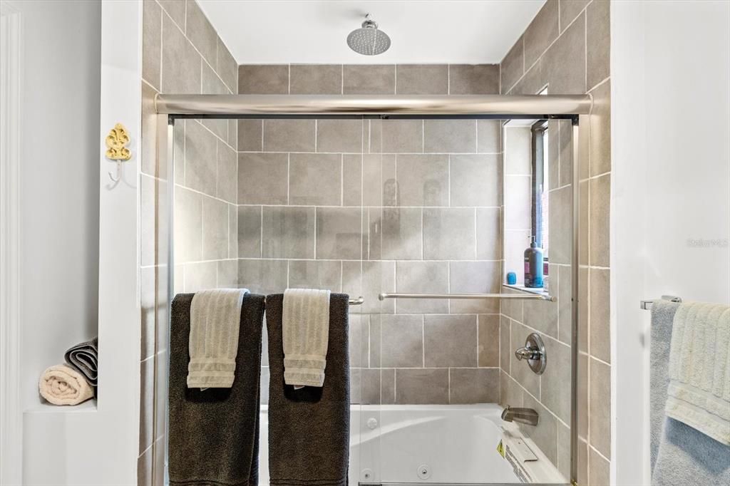 待售: $548,500 (0 贝兹, 0 浴室, 1432 平方英尺)