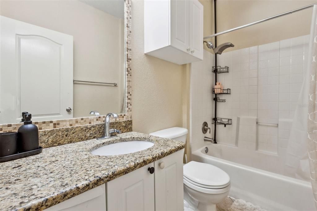 出租: $5,000 (2 贝兹, 2 浴室, 1350 平方英尺)