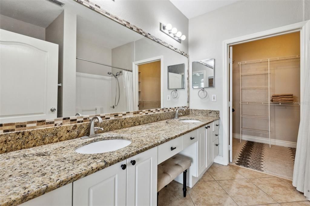 出租: $5,000 (2 贝兹, 2 浴室, 1350 平方英尺)