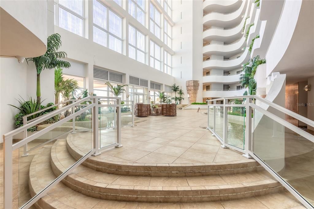 For Sale: $575,000 (2 beds, 2 baths, 1363 Square Feet)