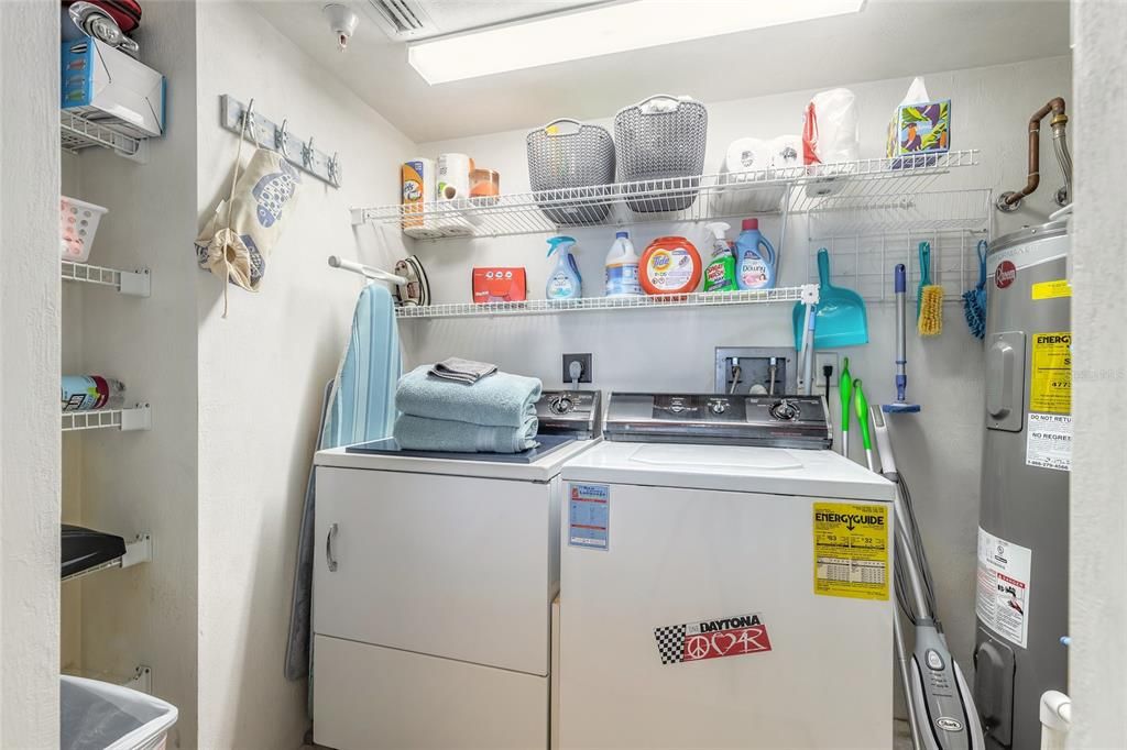 For Sale: $575,000 (2 beds, 2 baths, 1363 Square Feet)