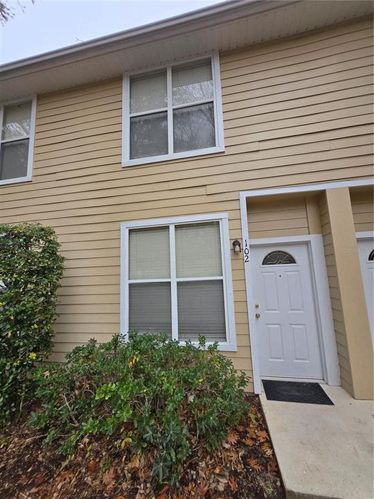 Recently Rented: $1,300 (2 beds, 2 baths, 1114 Square Feet)