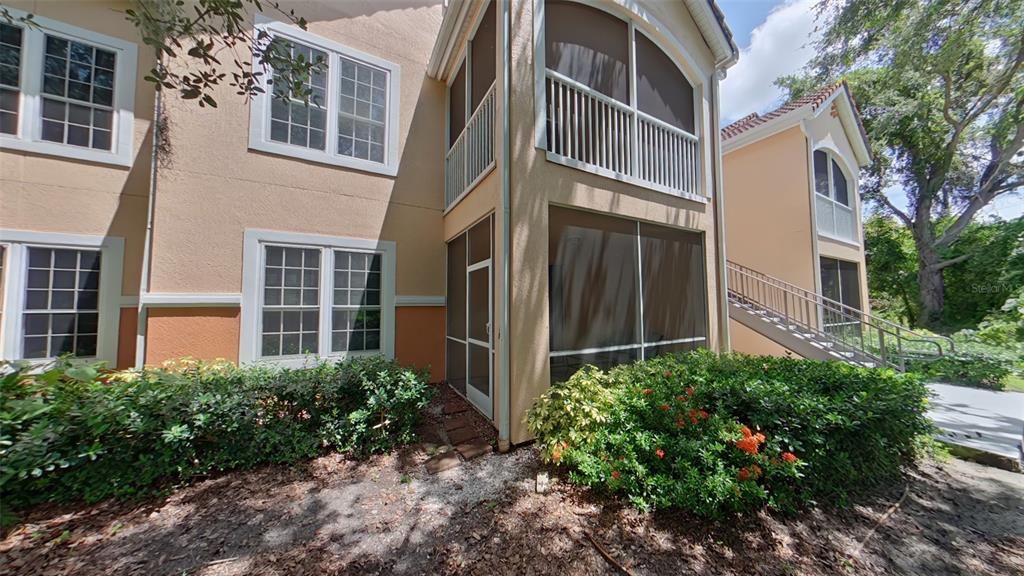Recently Sold: $250,000 (2 beds, 2 baths, 1090 Square Feet)