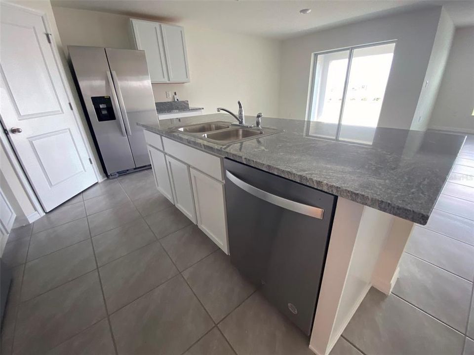 For Sale: $359,000 (4 beds, 2 baths, 2376 Square Feet)