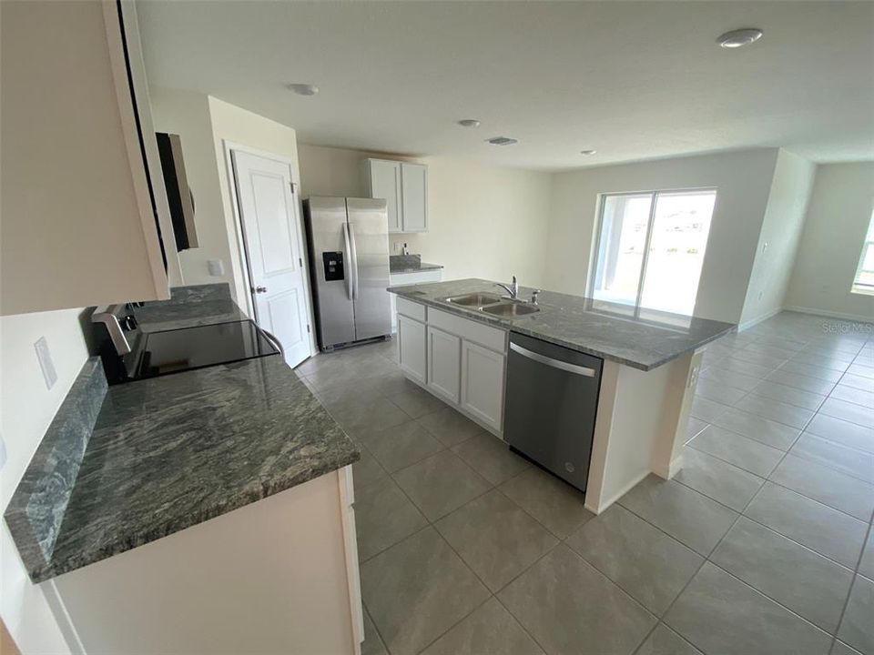 For Sale: $359,000 (4 beds, 2 baths, 2376 Square Feet)