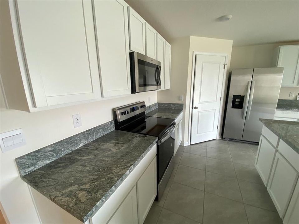 For Sale: $359,000 (4 beds, 2 baths, 2376 Square Feet)