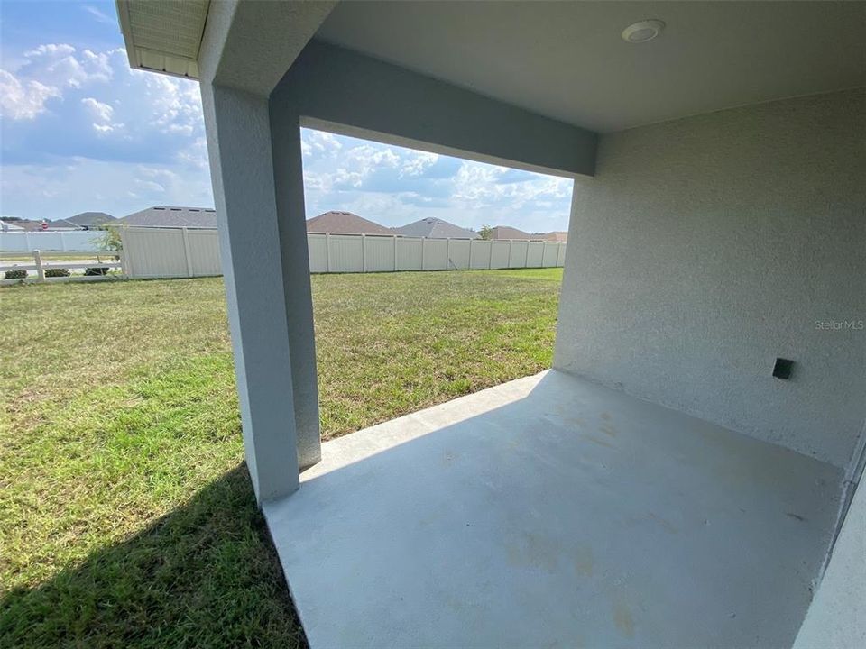 For Sale: $359,000 (4 beds, 2 baths, 2376 Square Feet)