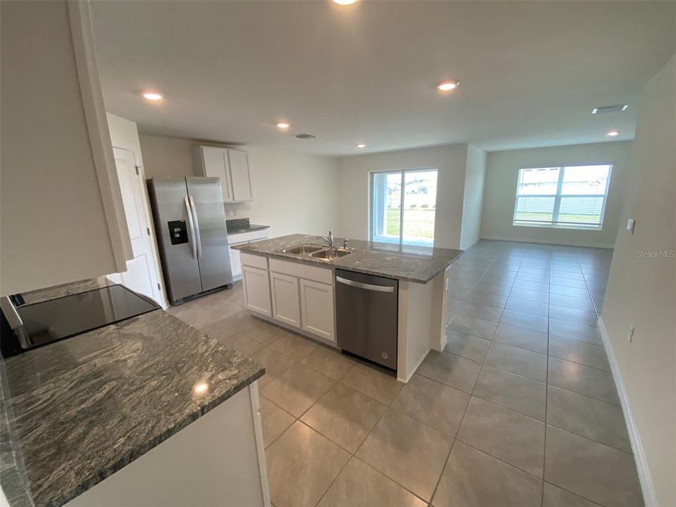 For Sale: $359,000 (4 beds, 2 baths, 2376 Square Feet)