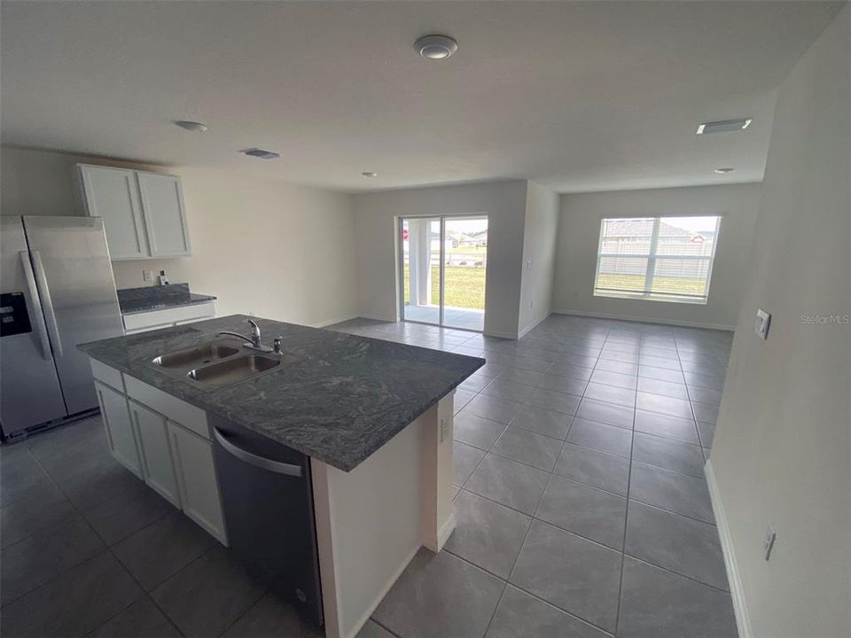 For Sale: $359,000 (4 beds, 2 baths, 2376 Square Feet)