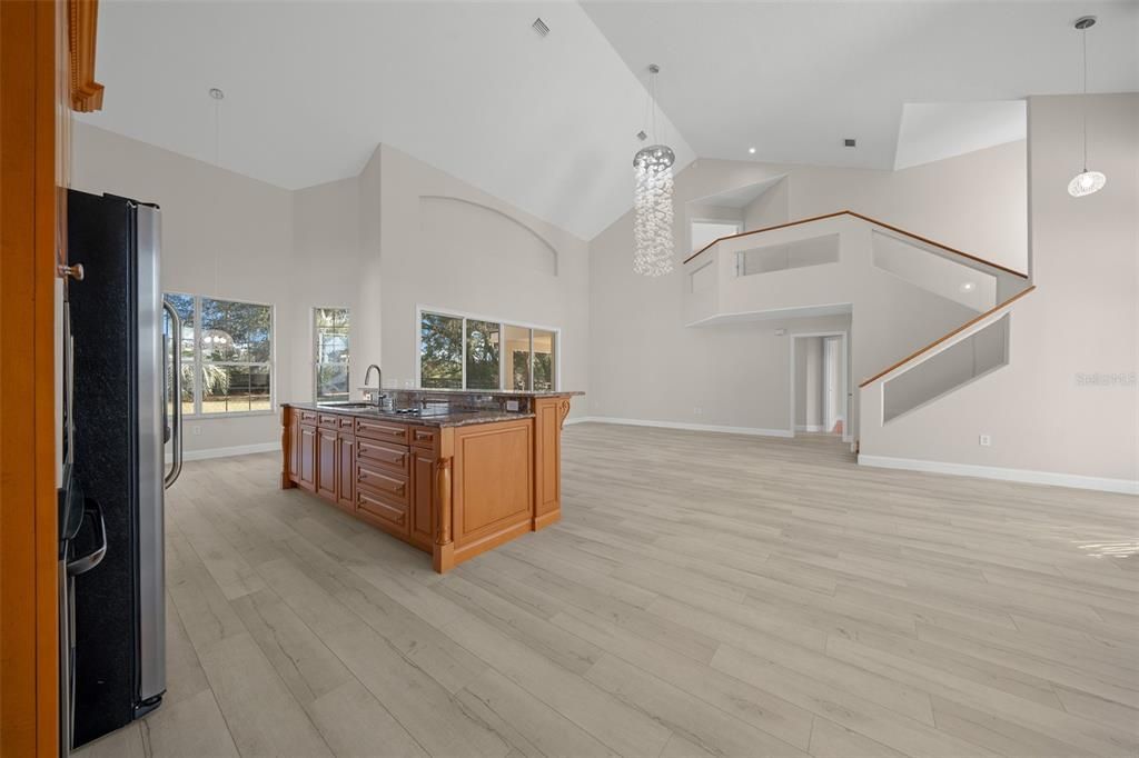 На продажу: $2,600,000 (3 спален, 2 ванн, 2225 Квадратных фут)