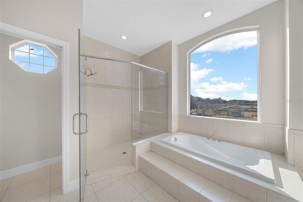 На продажу: $2,600,000 (3 спален, 2 ванн, 2225 Квадратных фут)