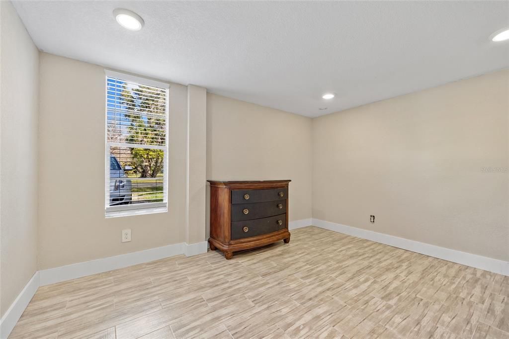 For Sale: $399,000 (4 beds, 3 baths, 2040 Square Feet)