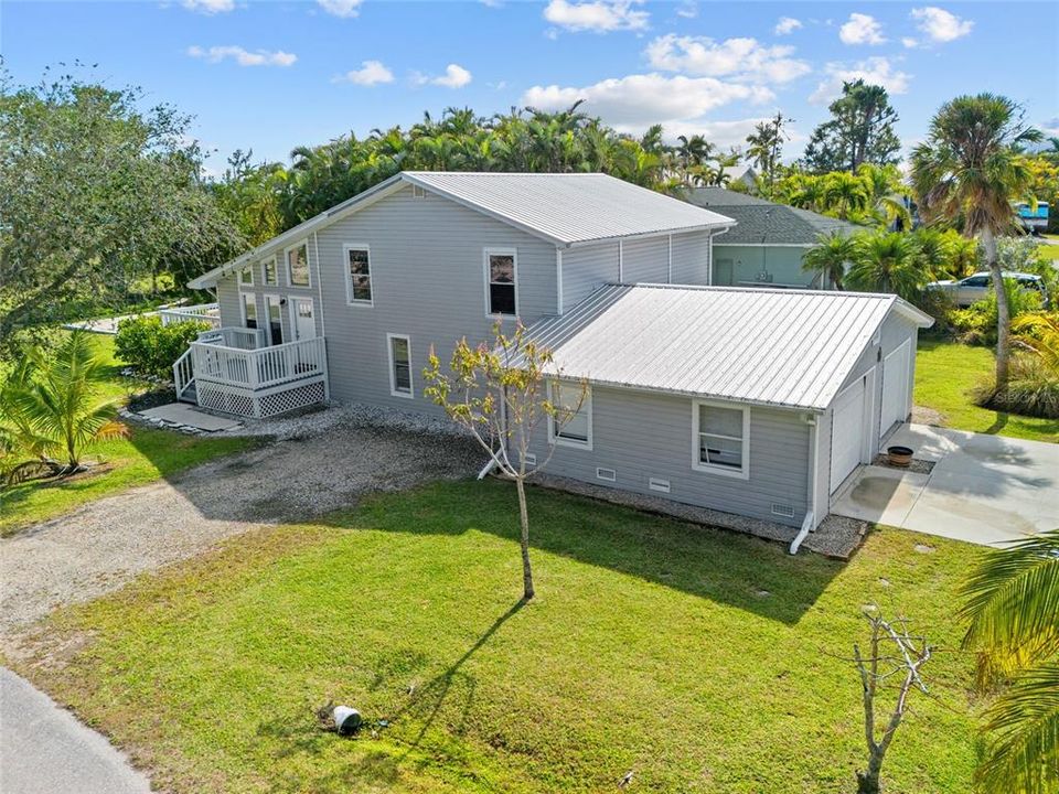 For Sale: $399,000 (4 beds, 3 baths, 2040 Square Feet)