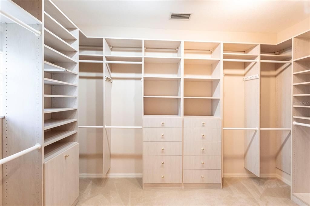 Active With Contract: $849,500 (3 beds, 2 baths, 2865 Square Feet)