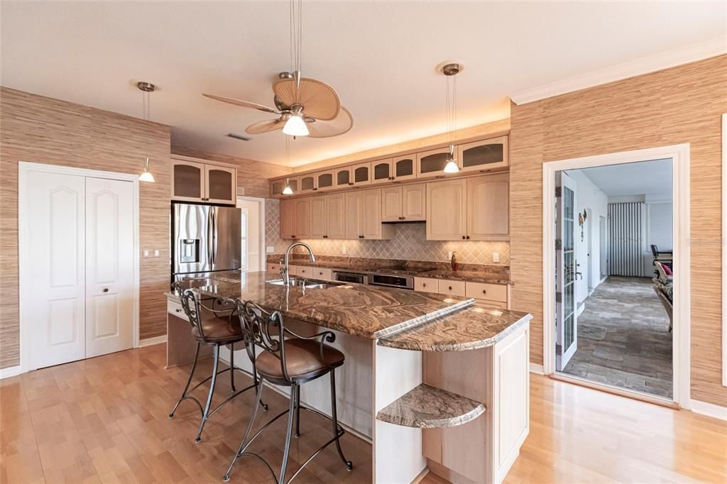 Active With Contract: $849,500 (3 beds, 2 baths, 2865 Square Feet)