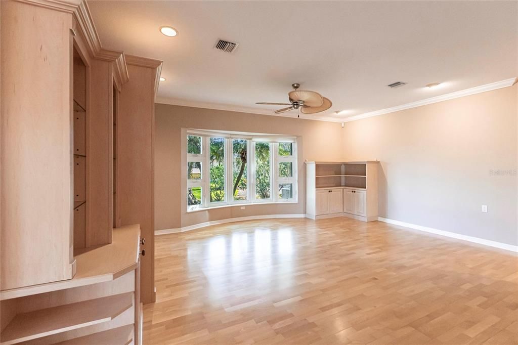 Active With Contract: $849,500 (3 beds, 2 baths, 2865 Square Feet)
