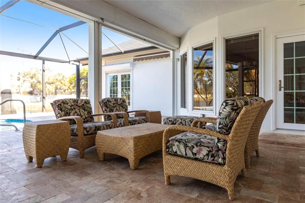 Active With Contract: $849,500 (3 beds, 2 baths, 2865 Square Feet)