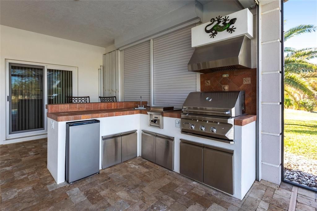 Active With Contract: $849,500 (3 beds, 2 baths, 2865 Square Feet)