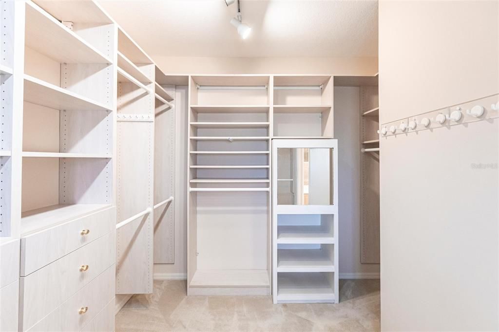 Active With Contract: $849,500 (3 beds, 2 baths, 2865 Square Feet)