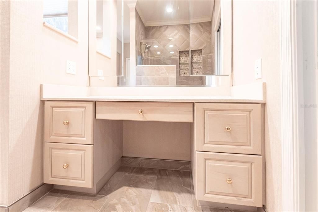 Active With Contract: $849,500 (3 beds, 2 baths, 2865 Square Feet)