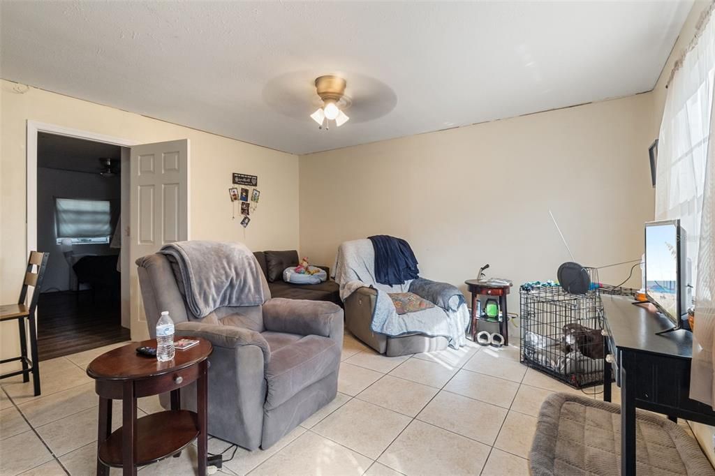 For Sale: $399,999 (4 beds, 2 baths, 1456 Square Feet)