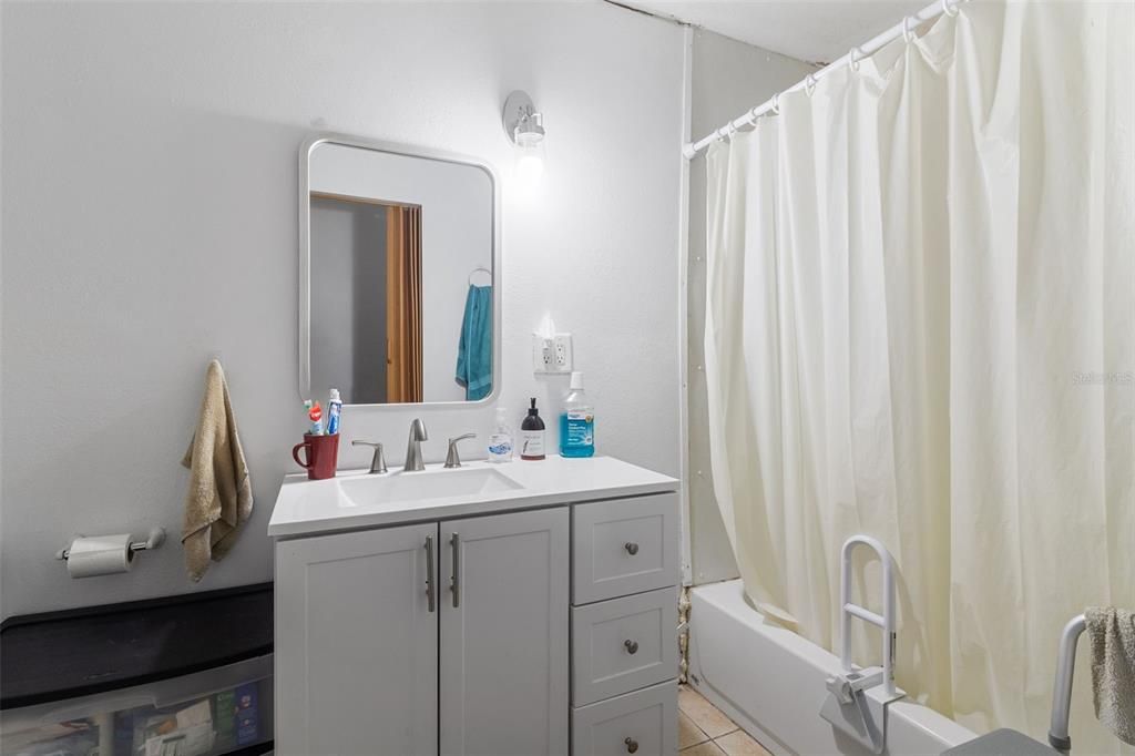 For Sale: $399,999 (4 beds, 2 baths, 1456 Square Feet)