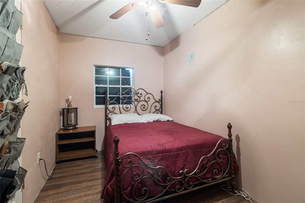 For Sale: $399,999 (4 beds, 2 baths, 1456 Square Feet)