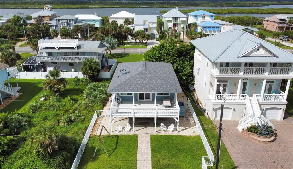 En Venta: $999,000 (3 camas, 3 baños, 1800 Pies cuadrados)