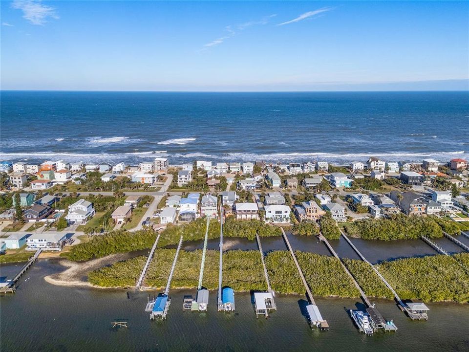 En Venta: $999,000 (3 camas, 3 baños, 1800 Pies cuadrados)