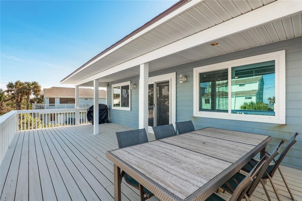 En Venta: $999,000 (3 camas, 3 baños, 1800 Pies cuadrados)