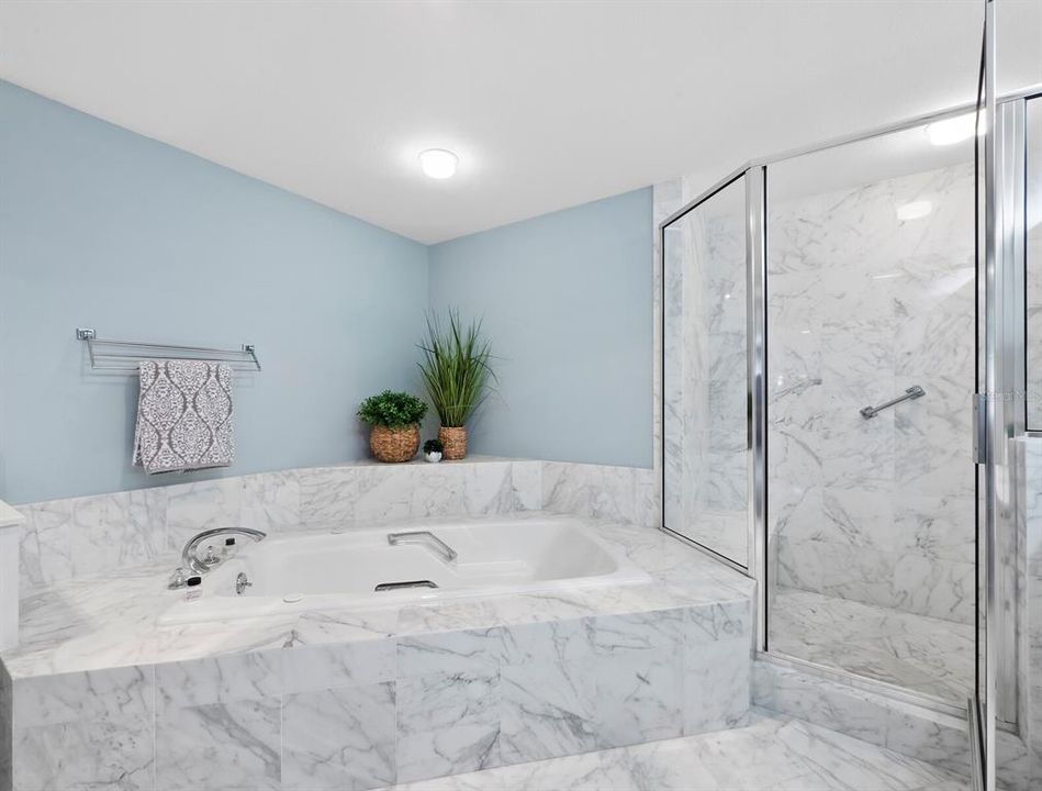 Под контрактом: $1,899,000 (3 спален, 3 ванн, 2830 Квадратных фут)