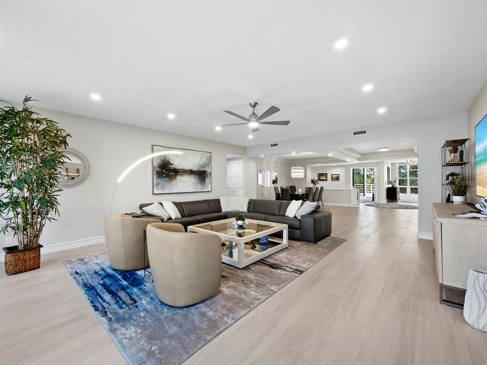 Под контрактом: $1,899,000 (3 спален, 3 ванн, 2830 Квадратных фут)