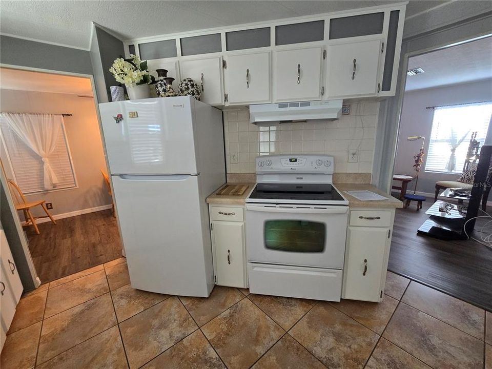 Под контрактом: $118,000 (2 спален, 2 ванн, 1008 Квадратных фут)