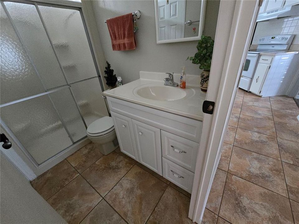 Под контрактом: $118,000 (2 спален, 2 ванн, 1008 Квадратных фут)