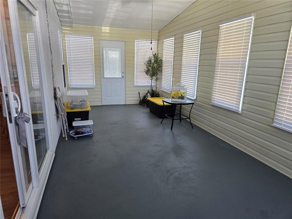 Под контрактом: $118,000 (2 спален, 2 ванн, 1008 Квадратных фут)